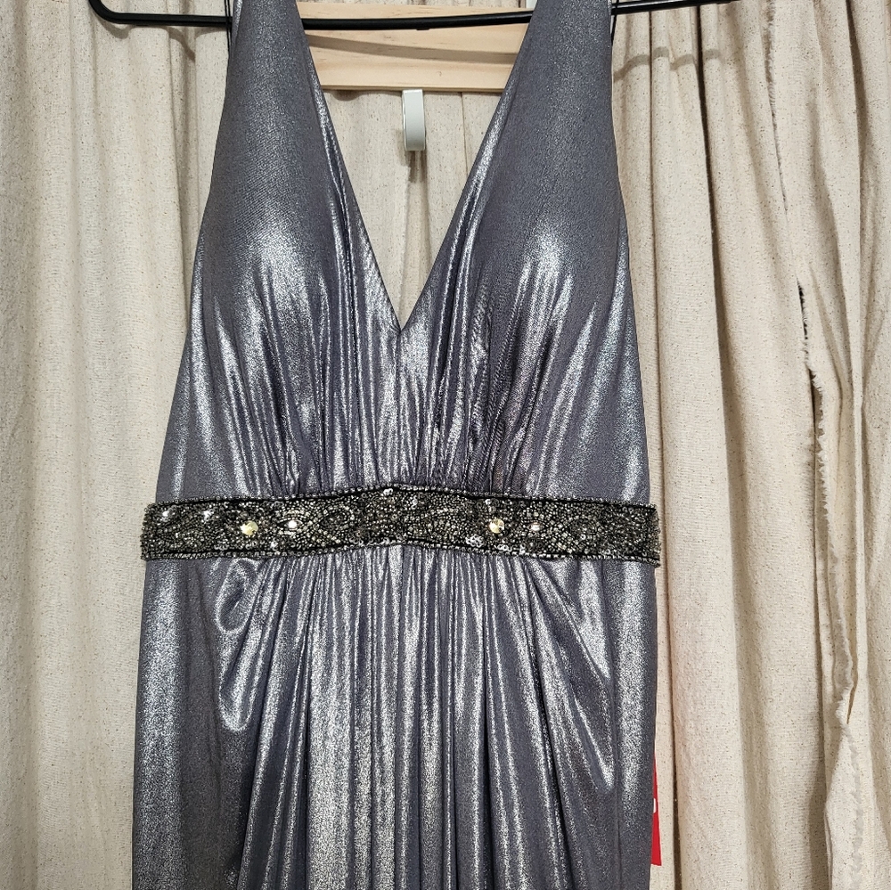 Evening Gown - Picture 2 of 9